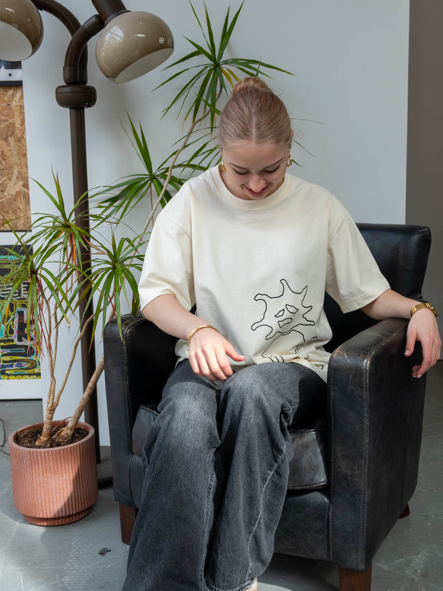 Character Tee Beige